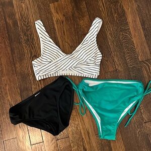 3 pieces mix and match this bikini is perfect for the summer, size small or XS